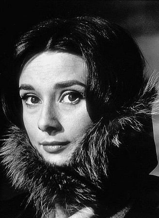 Фото - Одри Хепберн: 328x450 / 36 Кб