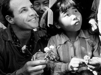 Фото - Марлон Брандо: 337x252 / 27 Кб