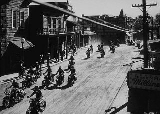 Фото - Марлон Брандо: 320x228 / 27 Кб