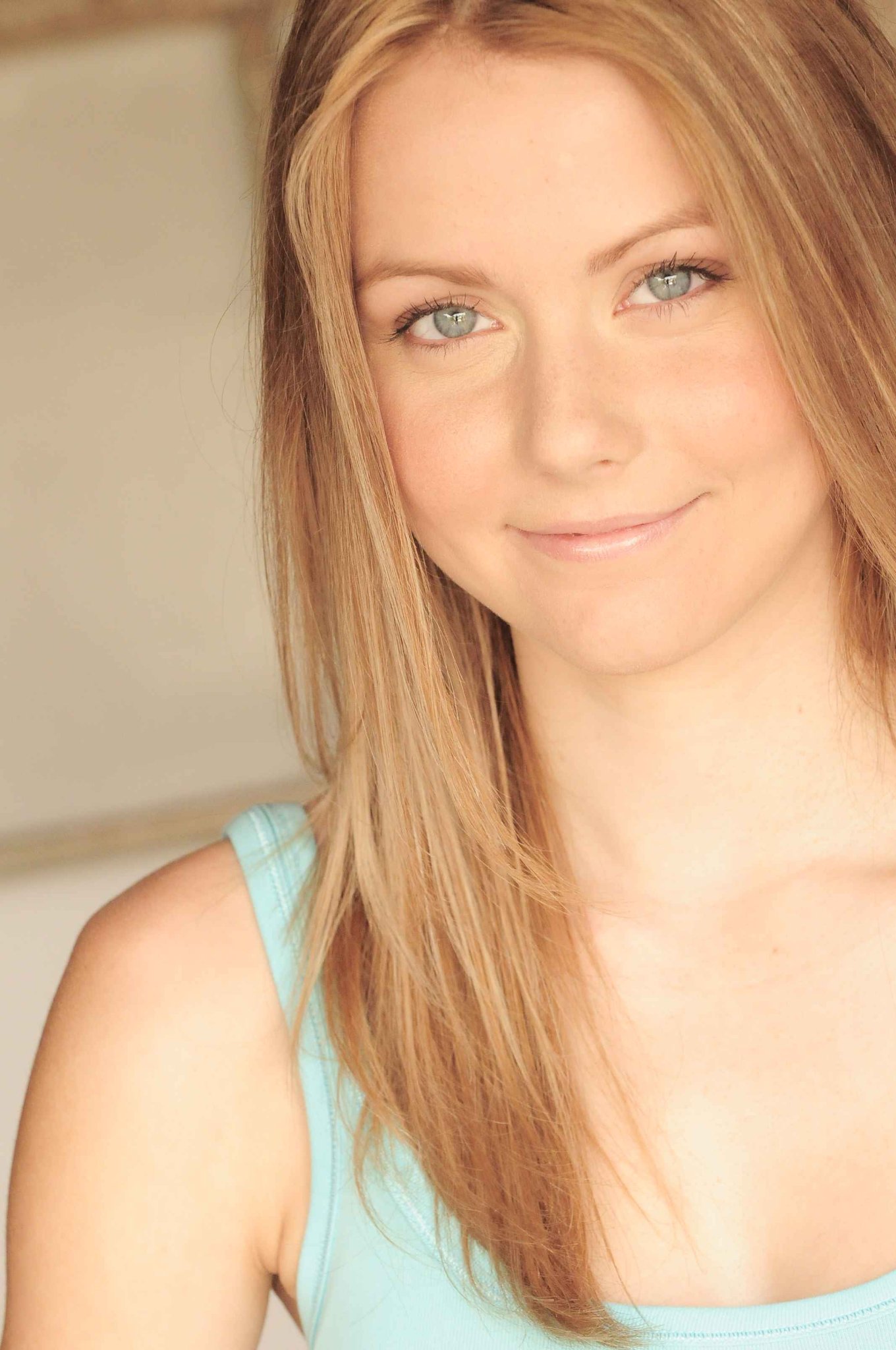 Фото - Katie Sagona: 1360x2048 / 285 Кб