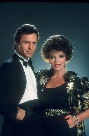 Фото - Джоан Коллинз: 295x450 / 22 Кб