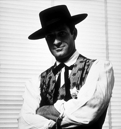 Фото - Хью О‘Брайан: 423x450 / 33 Кб