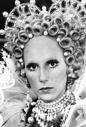 Фото - Шер: 287x420 / 39 Кб