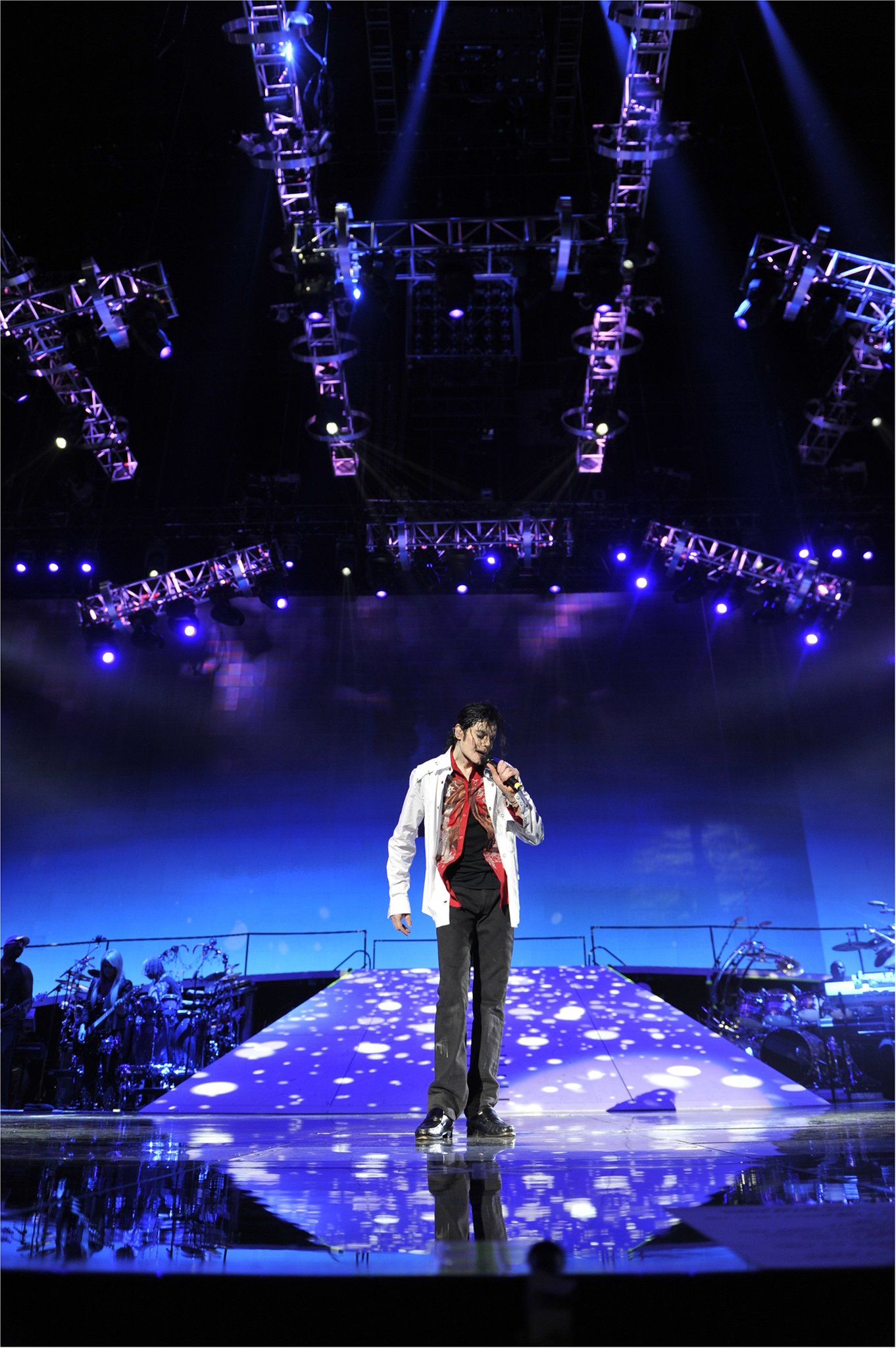 Фото - Майкл Джексон: 1362x2048 / 370 Кб