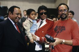 Фото - Майкл Джексон: 264x174 / 13 Кб