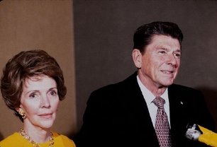 Фото - Нэнси Рейган: 306x208 / 12 Кб