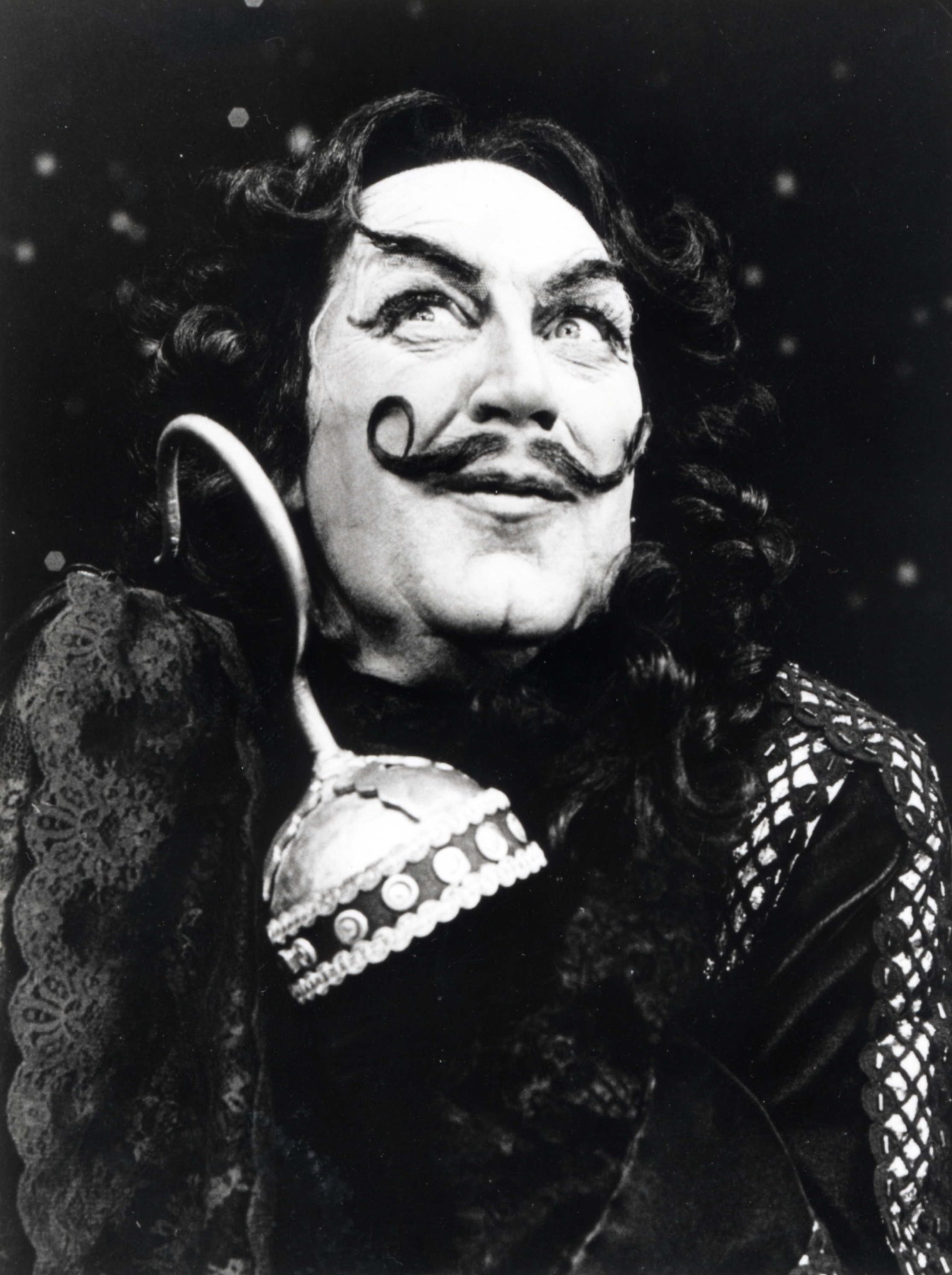 Фото - Джосс Экленд: 1529x2048 / 315 Кб