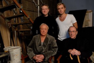 Фото - Майкл Кейн: 325x218 / 17 Кб