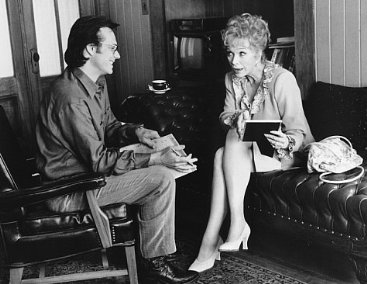 Фото - Ширли МакЛейн: 367x284 / 29 Кб