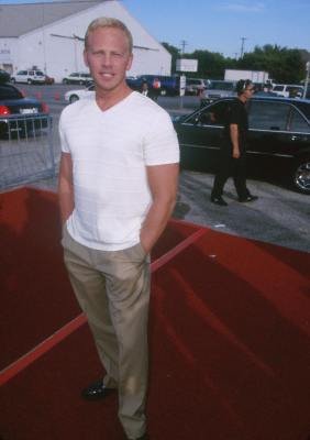 Фото - Йен Зиринг: 282x400 / 17 Кб