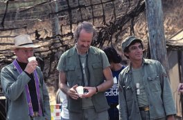 Фото - Джейми Фарр: 264x174 / 17 Кб