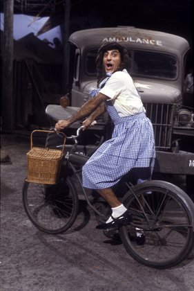 Фото - Джейми Фарр: 281x420 / 29 Кб