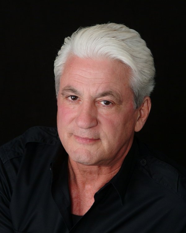 Фото - Марко Ст. Джон: 600x750 / 42 Кб