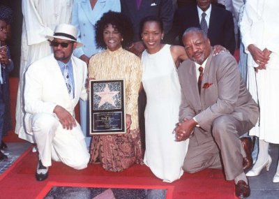 Фото - Сисели Тайсон: 400x285 / 30 Кб