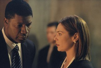 Фото - Мишель Форбс: 325x218 / 13 Кб