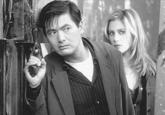 Фото - Мира Сорвино: 331x231 / 20 Кб