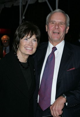 Фото - Том Брокау: 275x400 / 19 Кб