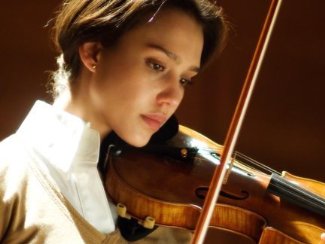 Фото - Джессика Альба: 325x244 / 17 Кб