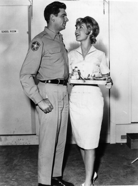 Фото - Барбара Иден: 447x600 / 46 Кб