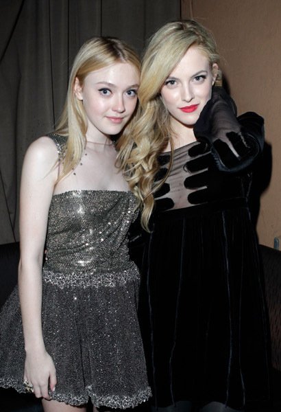 Фото - Дакота Фаннинг: 410x600 / 49 Кб