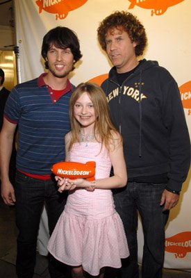 Фото - Дакота Фаннинг: 275x400 / 28 Кб