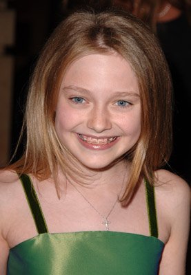 Фото - Дакота Фаннинг: 277x400 / 23 Кб