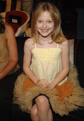 Фото - Дакота Фаннинг: 278x400 / 23 Кб