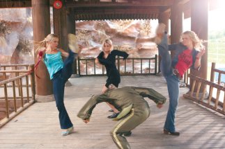 Фото - Джейми Прессли: 323x215 / 21 Кб