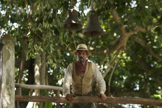 Фото - Бенджамин Брэтт: 323x215 / 24 Кб