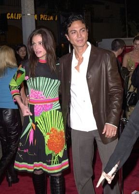 Фото - Бенджамин Брэтт: 288x400 / 29 Кб