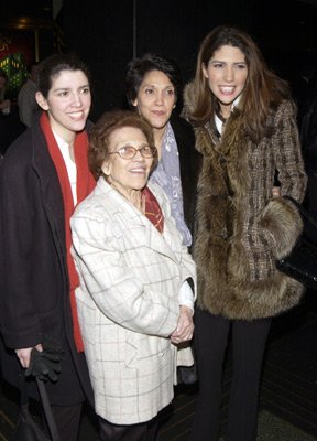 Фото - Дженнифер Лопес: 288x400 / 27 Кб