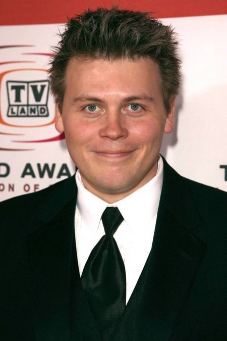 Фото - Кристиан Финнегэн: 450x675 / 44 Кб