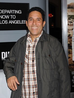 Фото - Оскар Нунез: 305x400 / 28 Кб