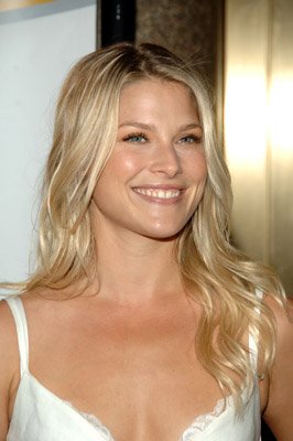 Фото - Эли Лартер: 266x400 / 21 Кб