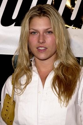 Фото - Эли Лартер: 266x400 / 26 Кб