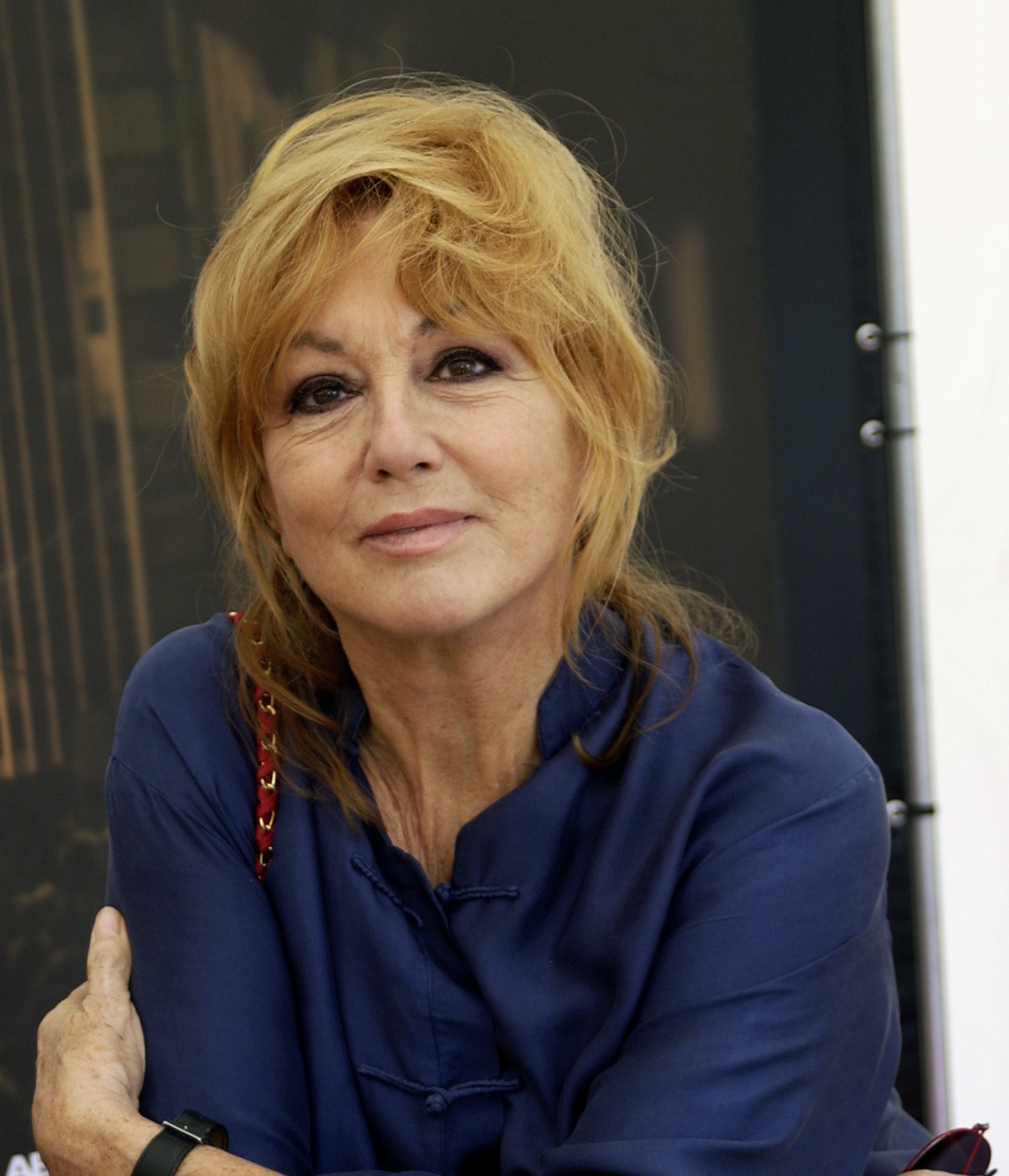 Фото - Милен Демонжо: 1454x1695 / 297 Кб