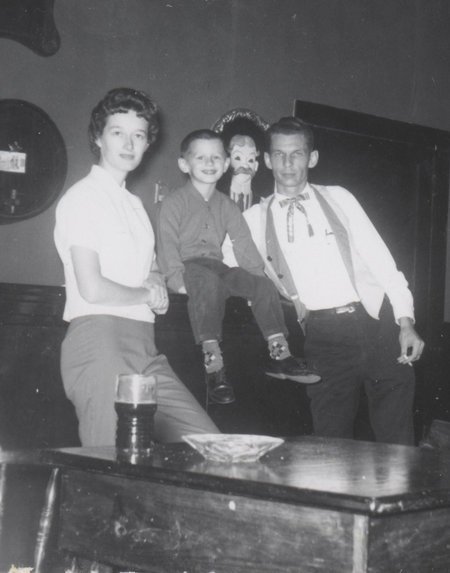 Фото - Клу Гулагер: 450x573 / 35 Кб