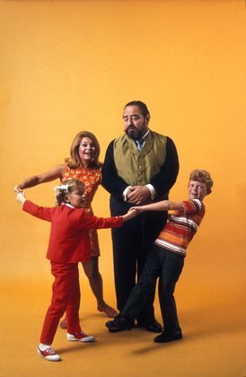 Фото - Джонни Уайтакер: 274x420 / 20 Кб