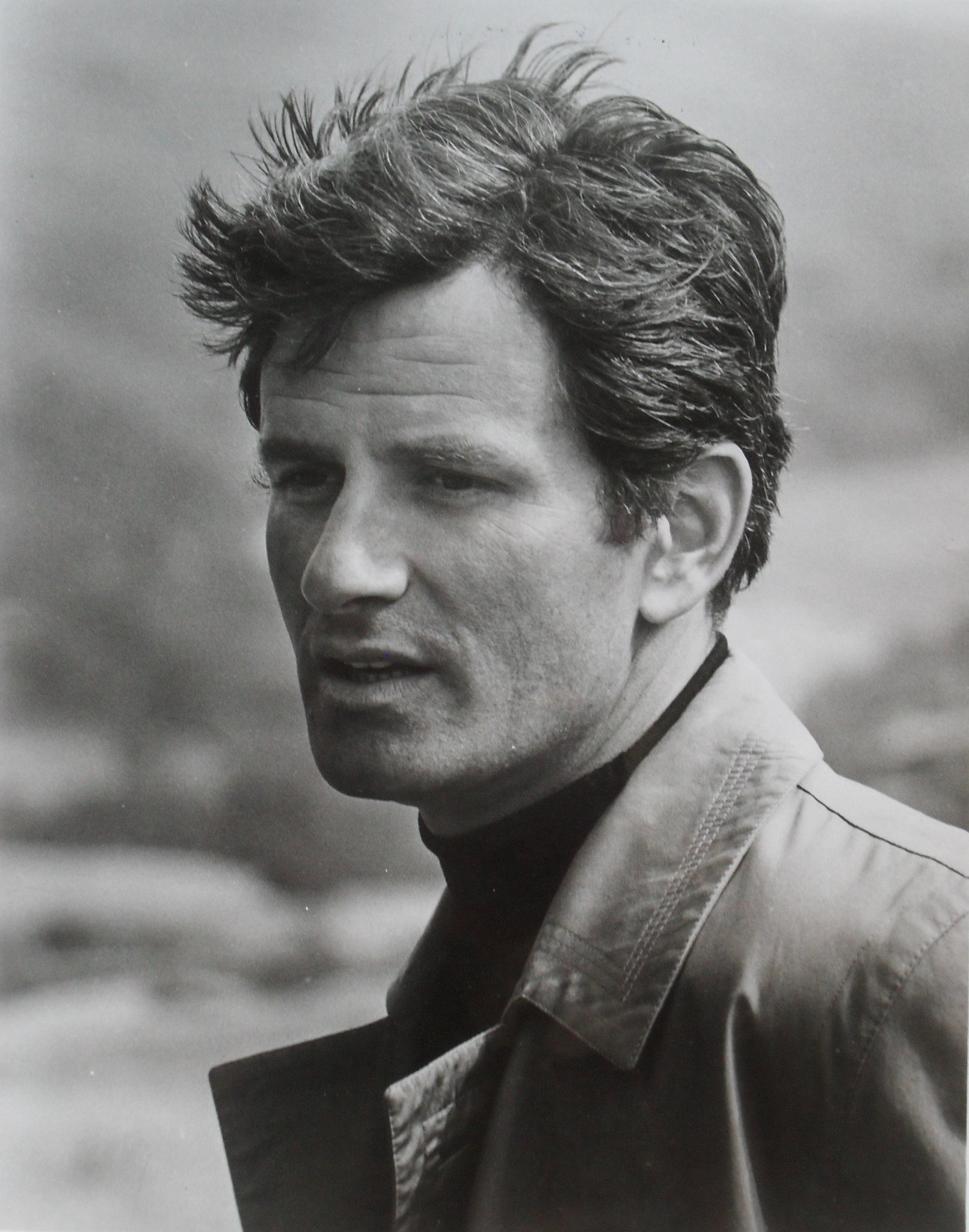 Фото - Линден Чайлз: 1611x2048 / 429 Кб