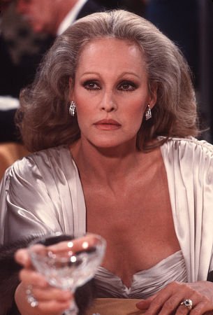 Фото - Урсула Андресс: 305x450 / 28 Кб