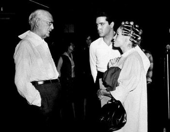 Фото - Урсула Андресс: 351x274 / 17 Кб