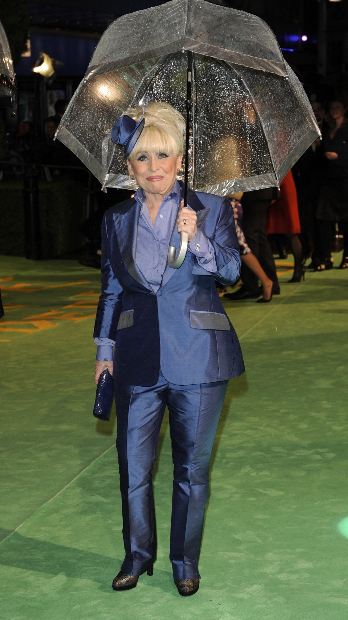 Фото - Барбара Уиндсор: 1152x2048 / 372 Кб