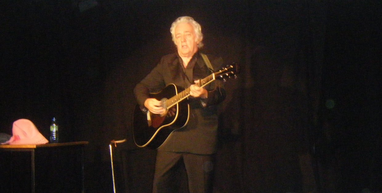 Фото - Chris Sullivan: 1241x627 / 100 Кб