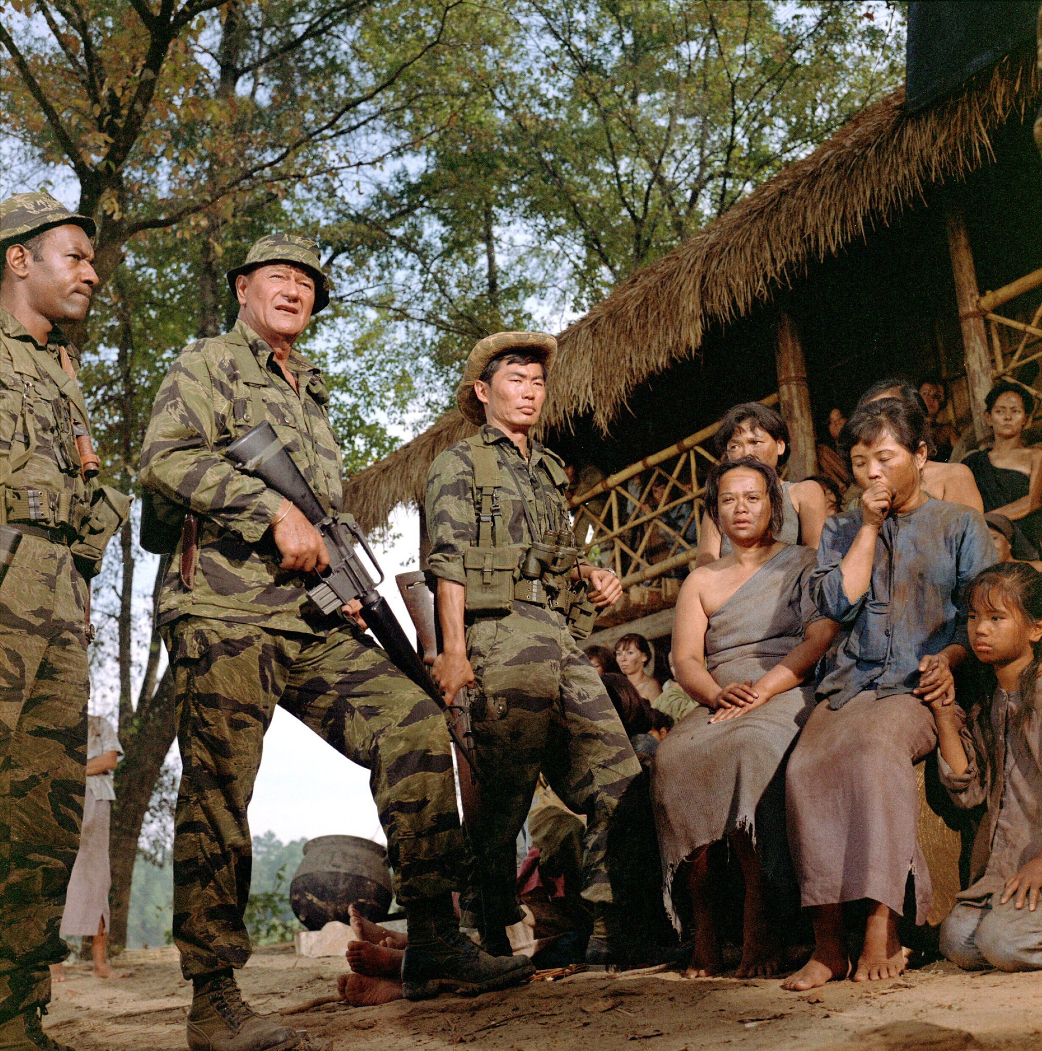 Фото - Джордж Такей: 2030x2048 / 1052 Кб