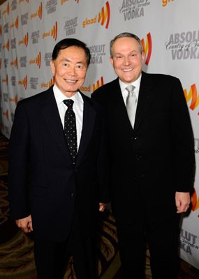 Фото - Джордж Такей: 285x400 / 19 Кб