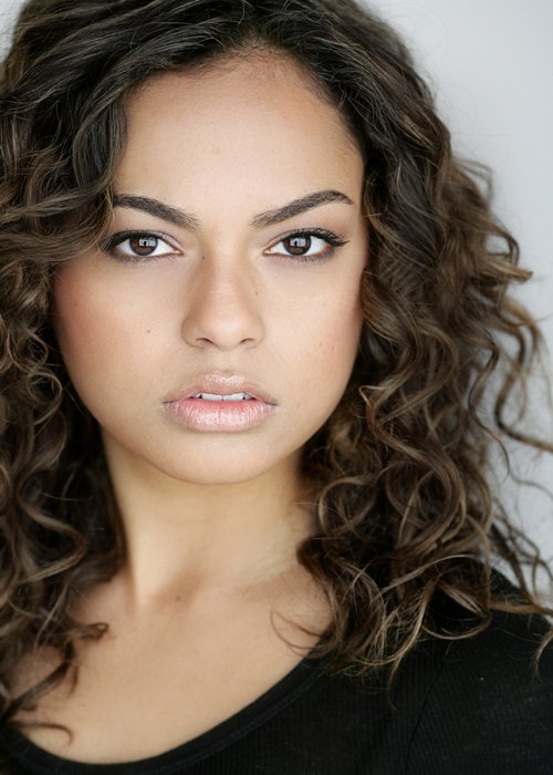 Фото -  Давида Уильямс: 500x700 / 61 Кб