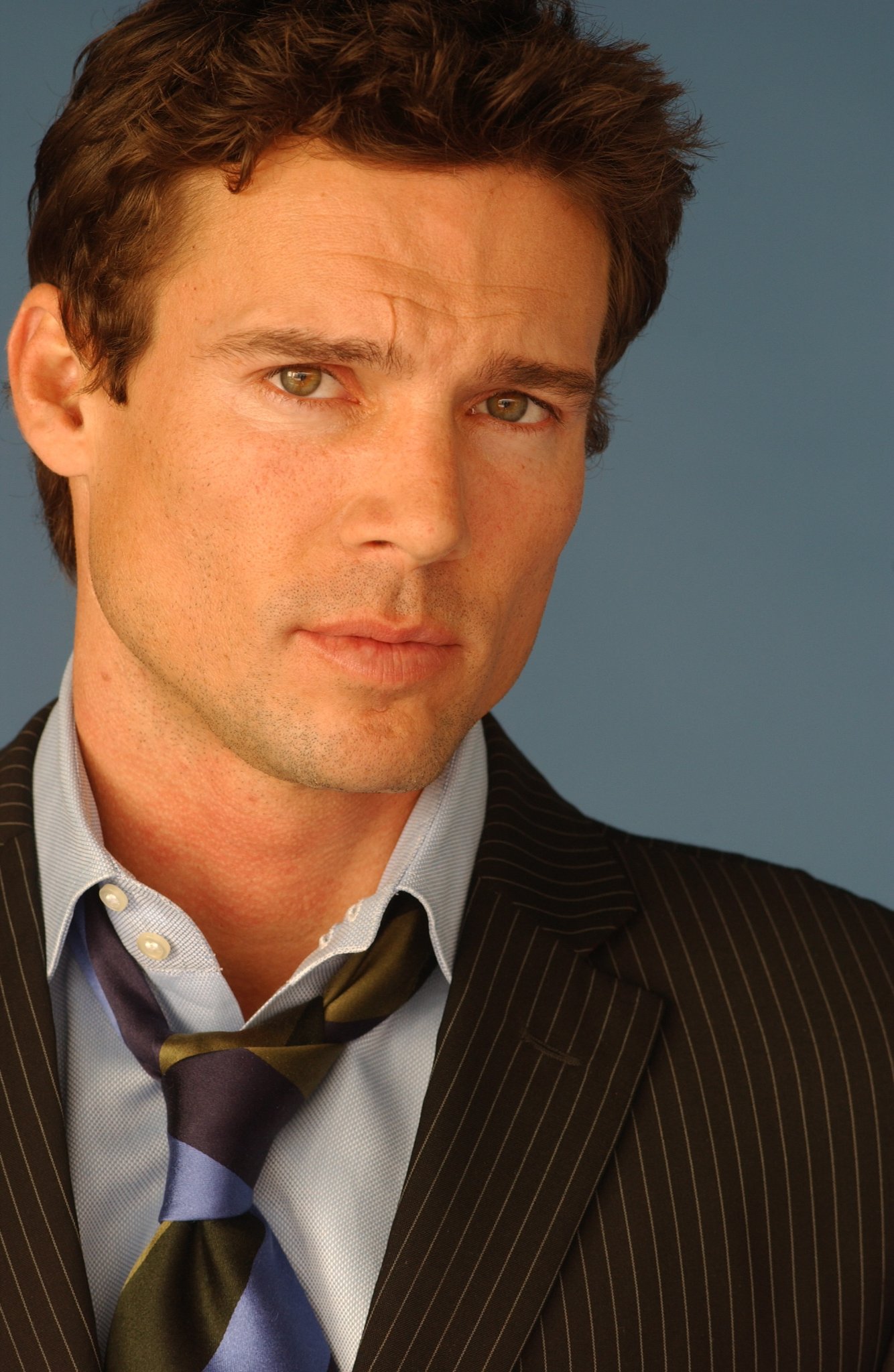 Фото - Итэн Эриксон: 1334x2048 / 361 Кб