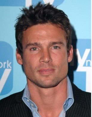 Фото - Итэн Эриксон: 308x392 / 22 Кб