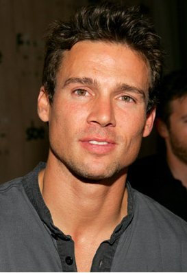 Фото - Итэн Эриксон: 273x397 / 21 Кб