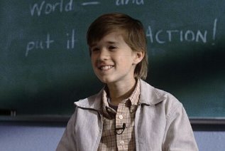 Фото - Хэйли Джоэл Осмент: 317x212 / 13 Кб